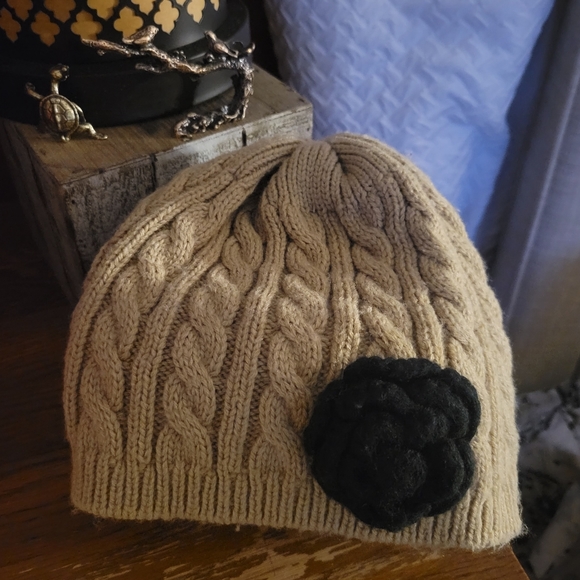 💵3/$20 Knitted Beanie Cute Knitted Cap w/ Flower Accent - Picture 7 of 9